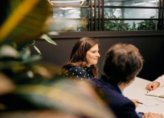 Collaborative Learning vs. Traditional Learning_ Which One Suits Your Team_