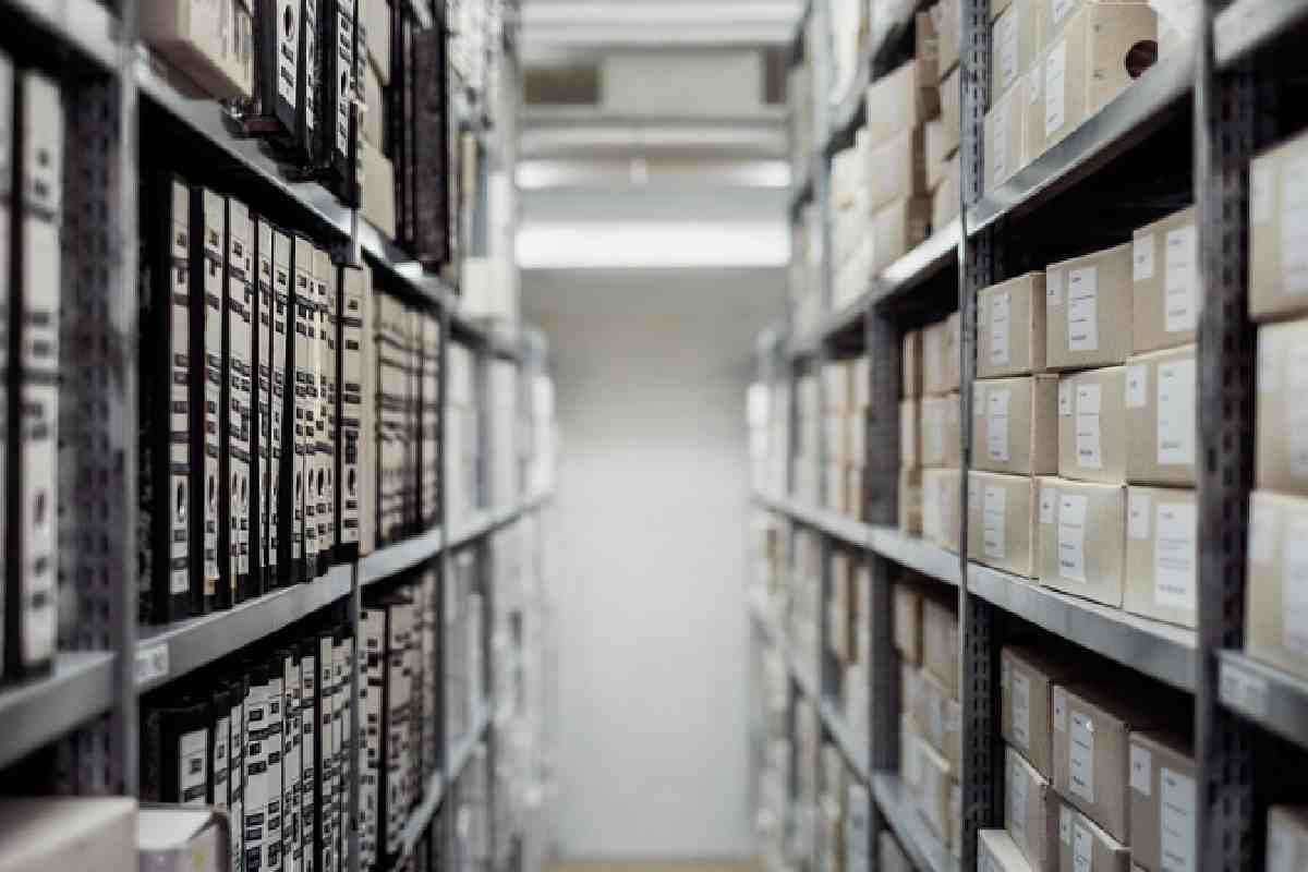 The Top 5 Reasons to Install Space-Saving Container Racking Systems for Your Facility